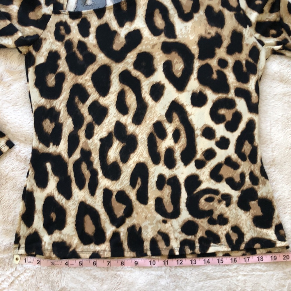 NWT H&M Long Sleeve Leopard Top with asymmetrical neck, Large - Picture 14 of 14